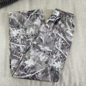 SHEIN Gray Leaf Pattern Pants